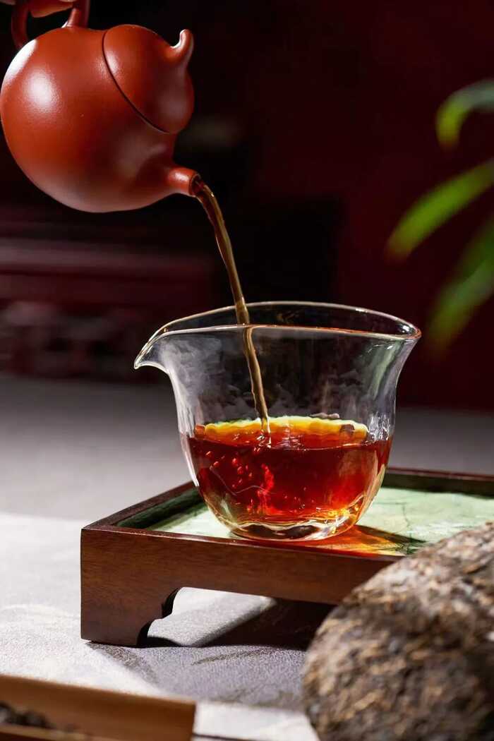 大益發(fā)布“高端普洱黃金標(biāo)準(zhǔn)”重塑行業(yè)價(jià)值，「大益?zhèn)髌?975」震撼面世！