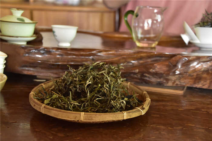 茶葉市場(chǎng)，逐漸適應(yīng)消費(fèi)降級(jí)！價(jià)格虛高且不愿降價(jià)的山頭，已經(jīng)被市場(chǎng)拋棄！