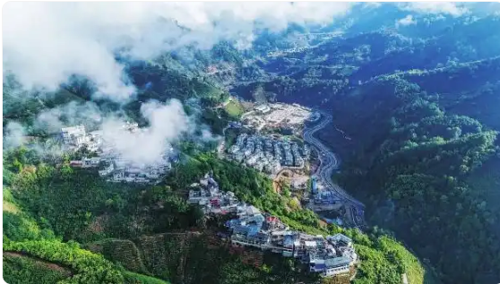 雙江縣深化茶旅融合推動(dòng)產(chǎn)業(yè)升級(jí)——茶香滿溢 價(jià)值倍增