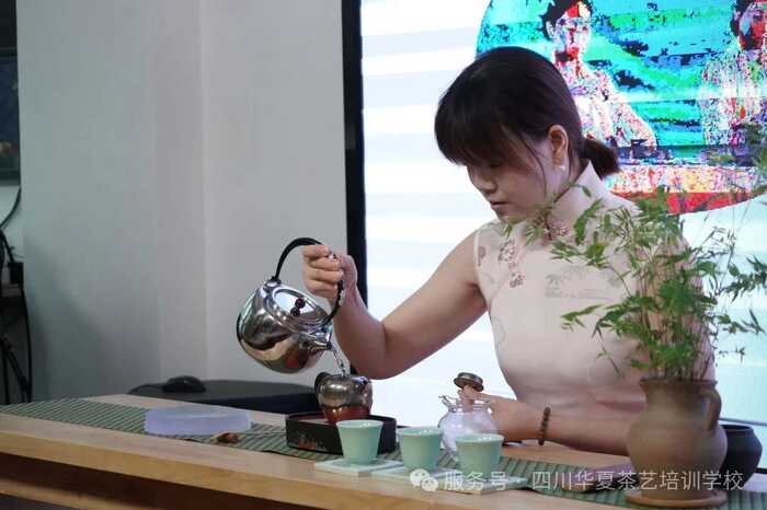金韻傳承 | 華夏茶學(xué)8月茶藝師主播（免費）學(xué)習(xí)報名中