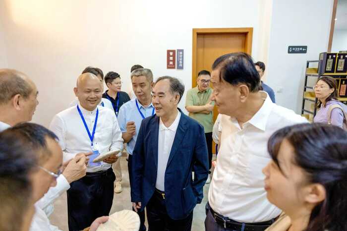 陳升茶業(yè)榮獲“鄉(xiāng)村振興龍頭企業(yè)”，陳升河董事長榮膺“勐海榮譽市民”