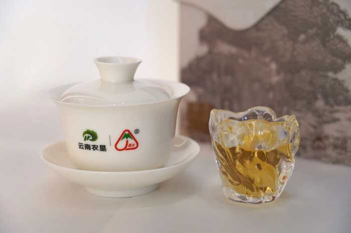 八角亭嘉木景谷蜜香白茶 茶祖老樹孕育的舌尖瑰寶