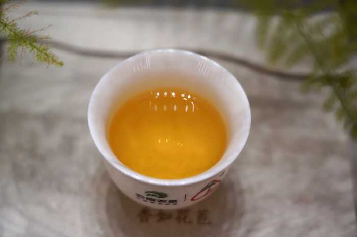 八角亭嘉木景谷蜜香白茶 茶祖老樹孕育的舌尖瑰寶
