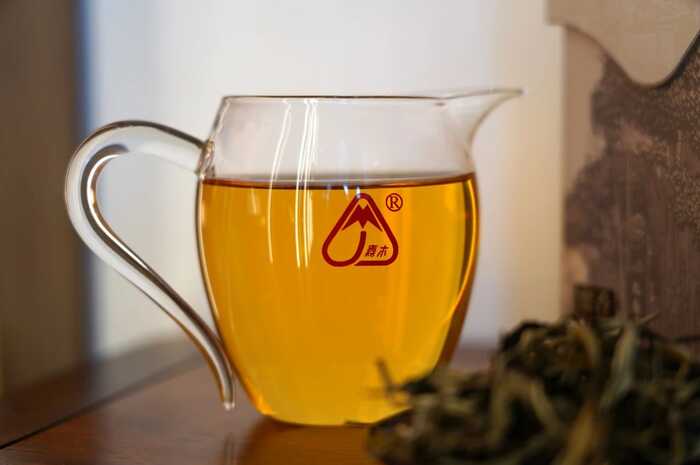 八角亭嘉木景谷蜜香白茶 茶祖老樹孕育的舌尖瑰寶