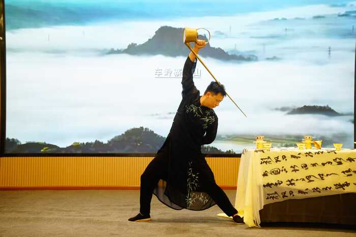 龍行四?！げ韬吞煜拢骸懊身斏讲璞笔讓谬埿惺耸椒沁z技藝大賽精彩開賽