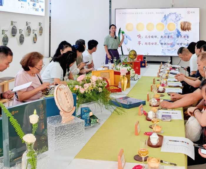 中茶云南舉辦秋季跨界茶會(huì)，深化戰(zhàn)略合作共鑒茶韻