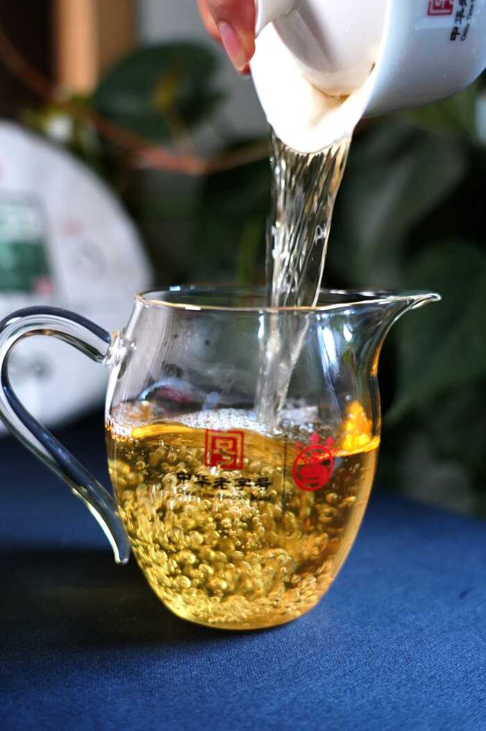 八角亭甲冠天下·景邁山 隆重上市！一餅藏盡景邁千年古茶魂