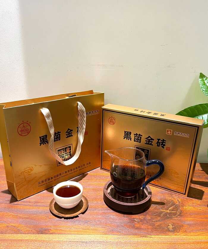 八角亭黑菌金磚普洱熟茶  班章血脈，金色禮盒尊貴上市！