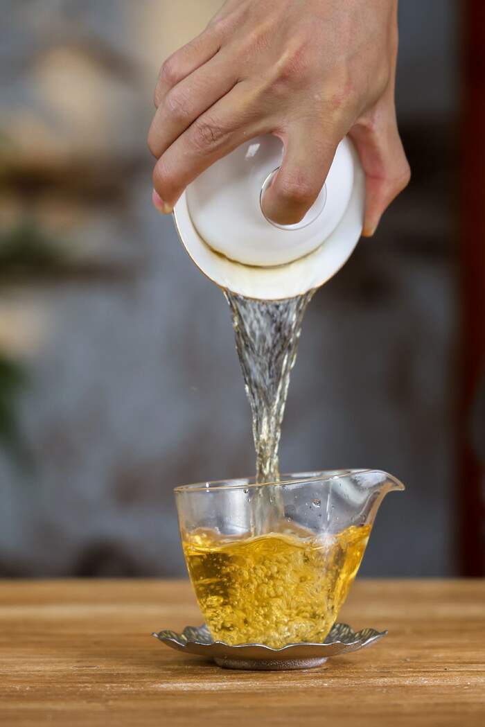 下關(guān)冰島老寨餅茶  藏在 “雙獅” 里的冰島老寨古樹茶香